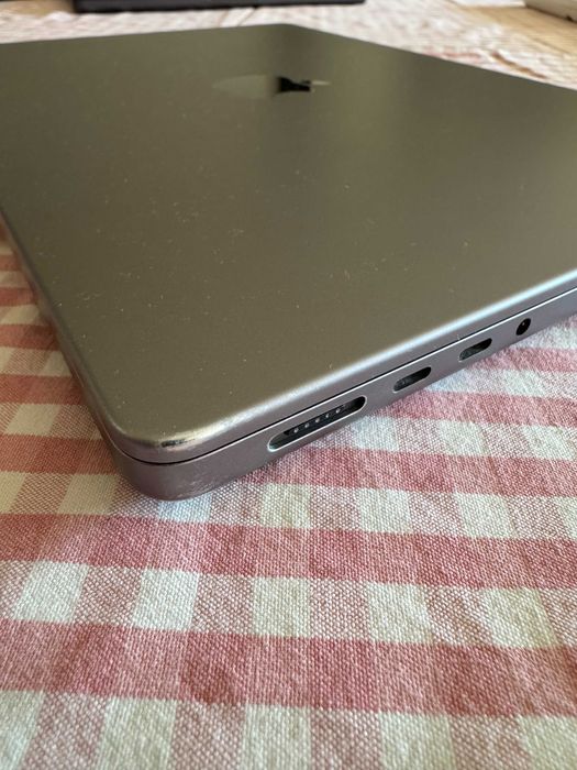 Apple Macbook Pro 14", M1 Pro, 16GB RAM, 1TB SSD