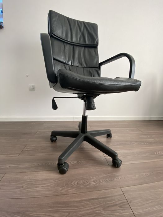 Scaun de birou reglabil pe toate directile