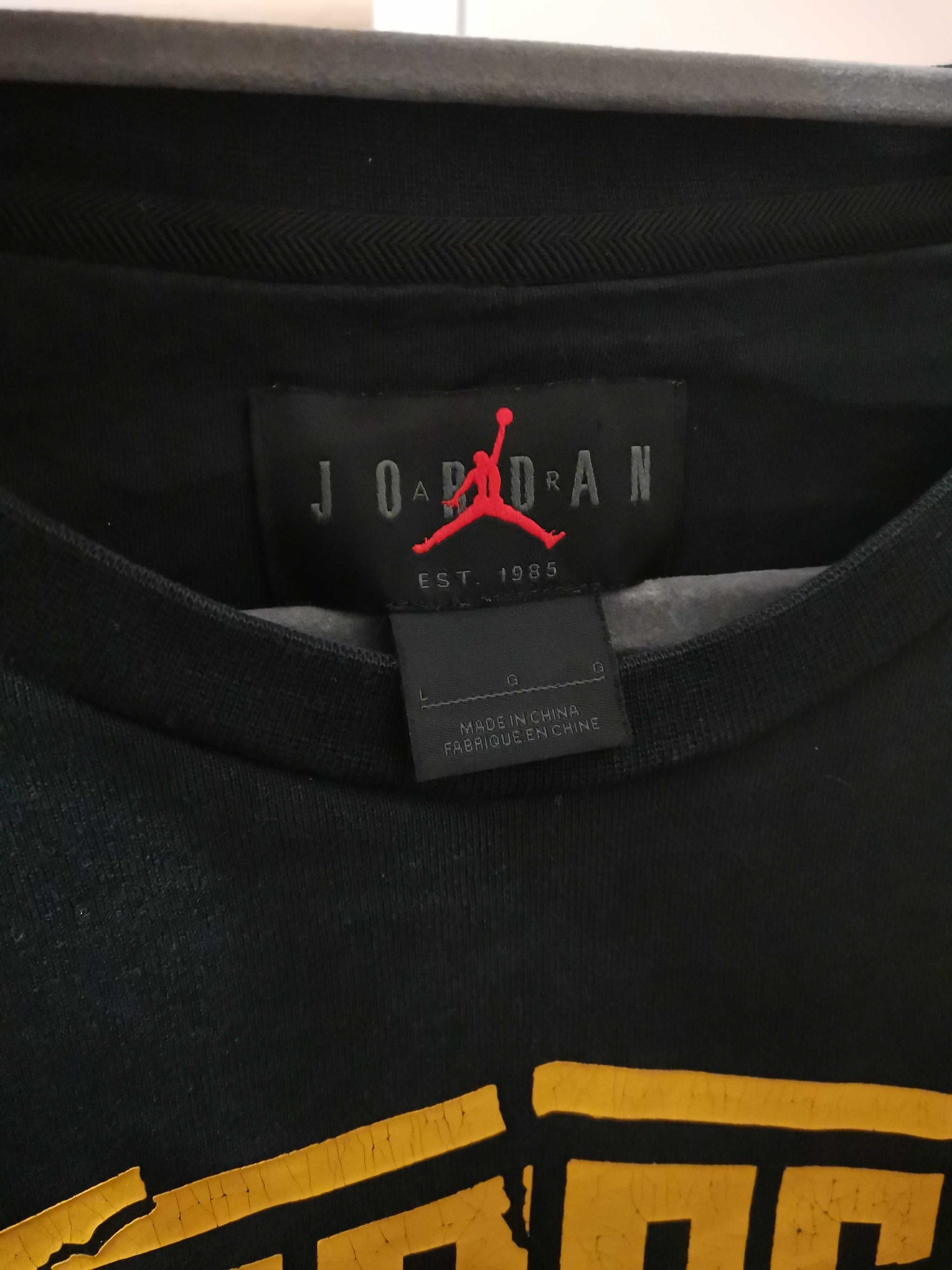Nike Air Jordan Cracking the Backboard Fleece Sweatshirt.
