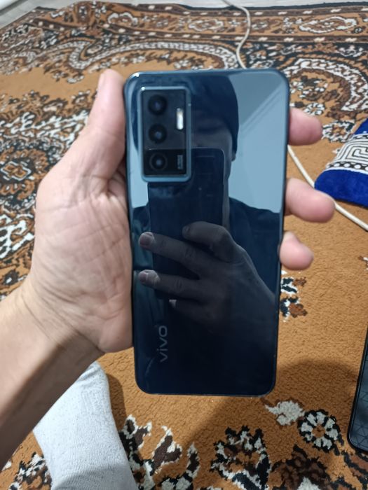 продам телефон Vivo v23e