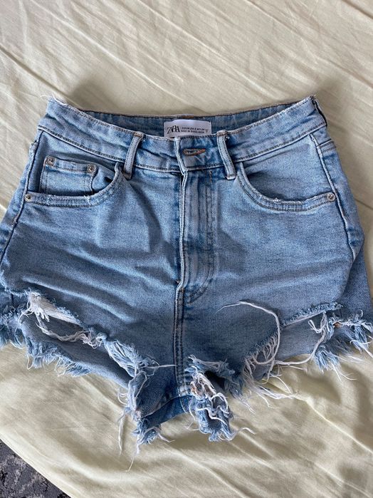 Къси панталонки на Zara