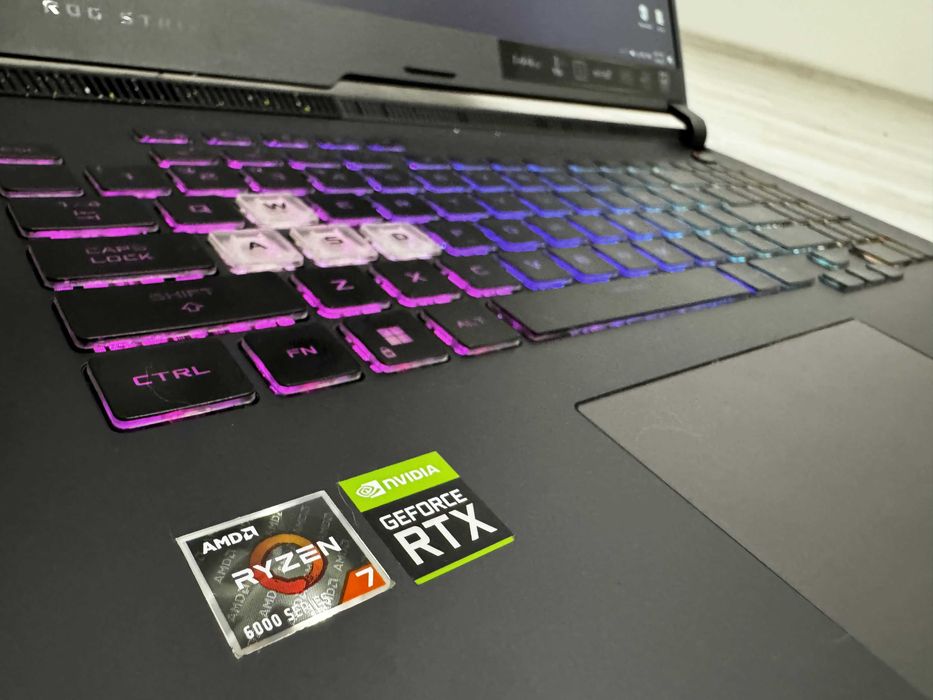 Laptop Gaming ASUS ROG Strix G17 G713RC cu 6800HS, 16GB DDR5, RTX 3050