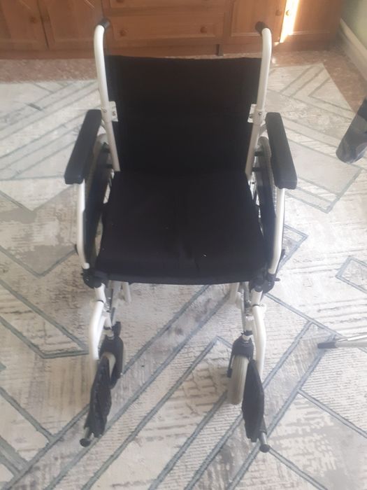Коляска инвалидов