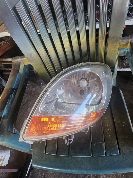 Far stanga renault kangoo 2005