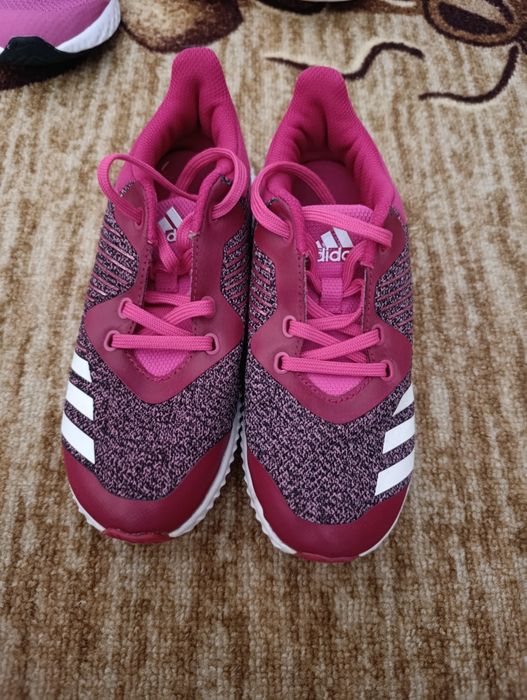 Маратонки за момиче