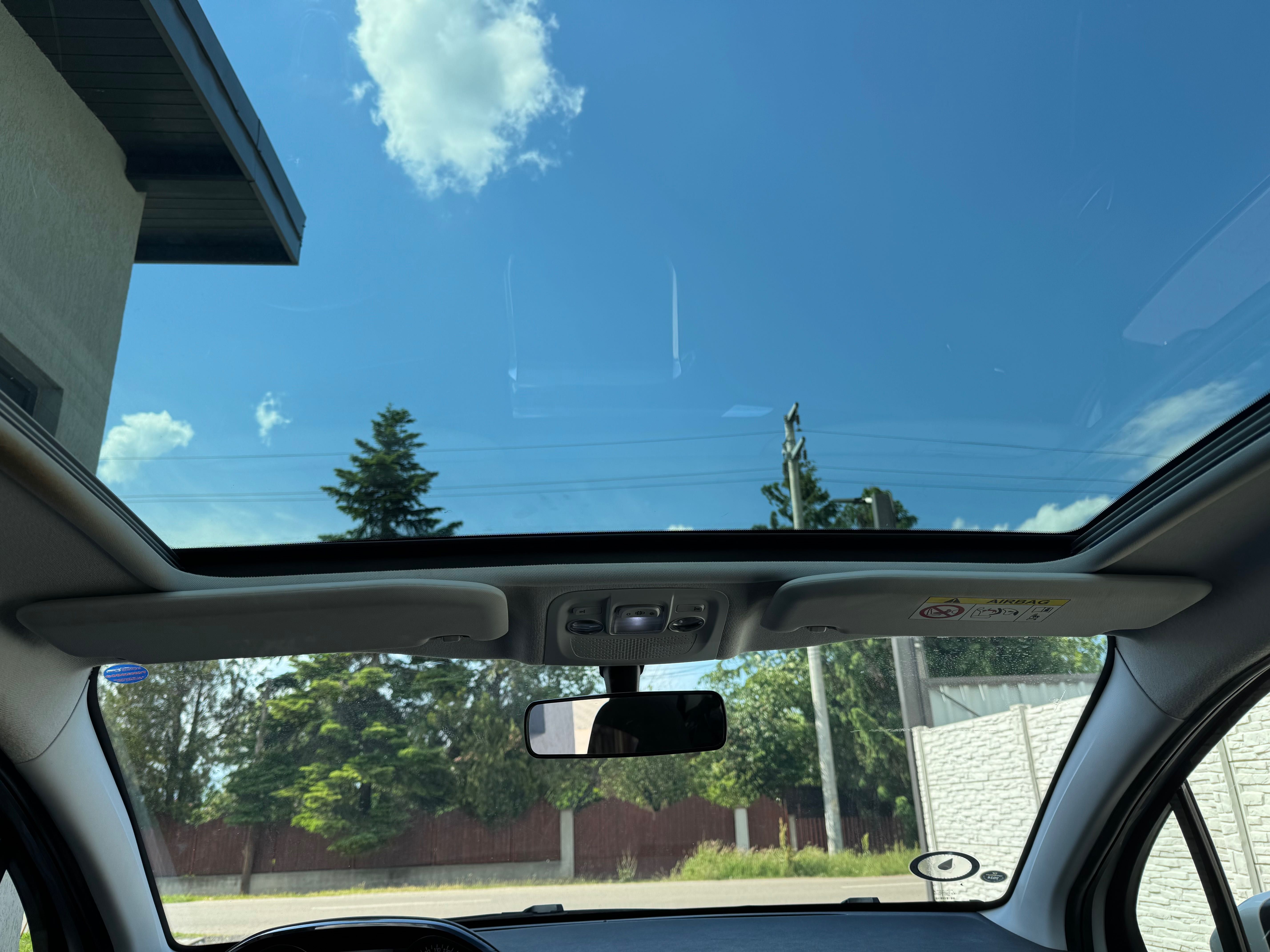 Peugeot 208 HDI 100 CP PANORAMIC