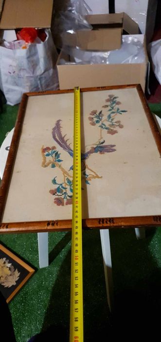 Стар гоблен с изображение на птица