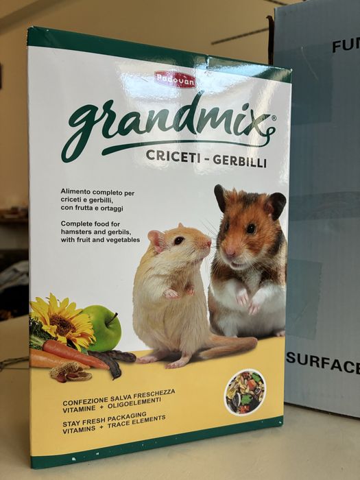 Vând cușcă hamsteri!