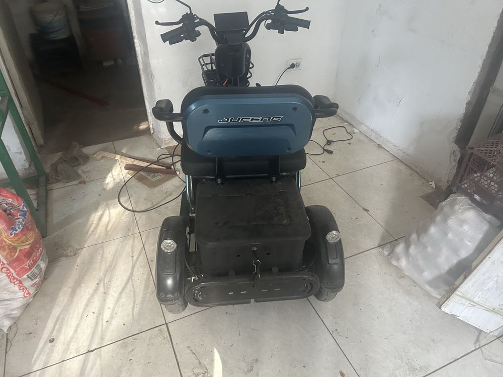 Трицикл продам