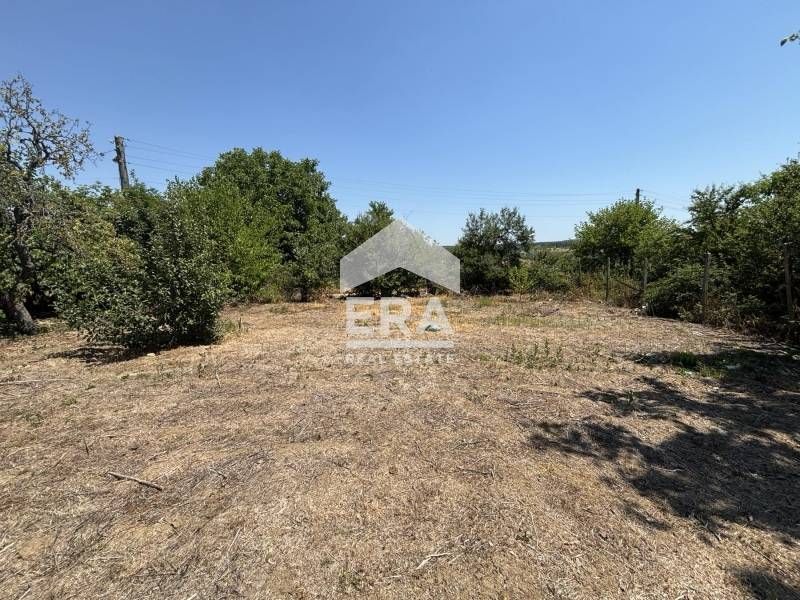 Ексклузивна къща с отремонтиран покрив за продажба в центъра на село С