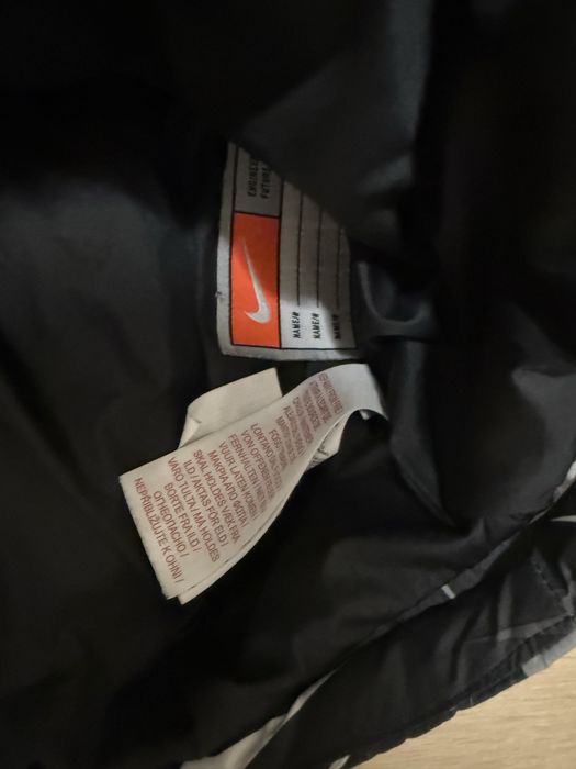 Geaca Nike neagra cu alb