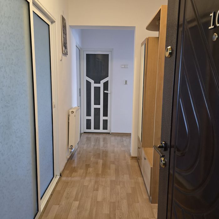 Vand apartament 2 camere zona centrala