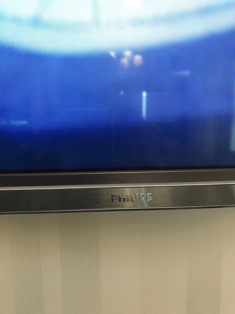 Tv Philips smart diagonala 155 cm cu Ambient Light