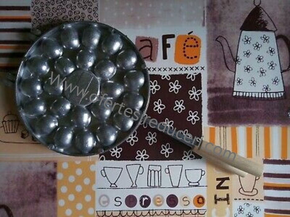 Forma nuci, 24 orificii, 65.lei.