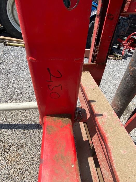 Incarcator pe tiranti pt balot 2.50 m inaltime