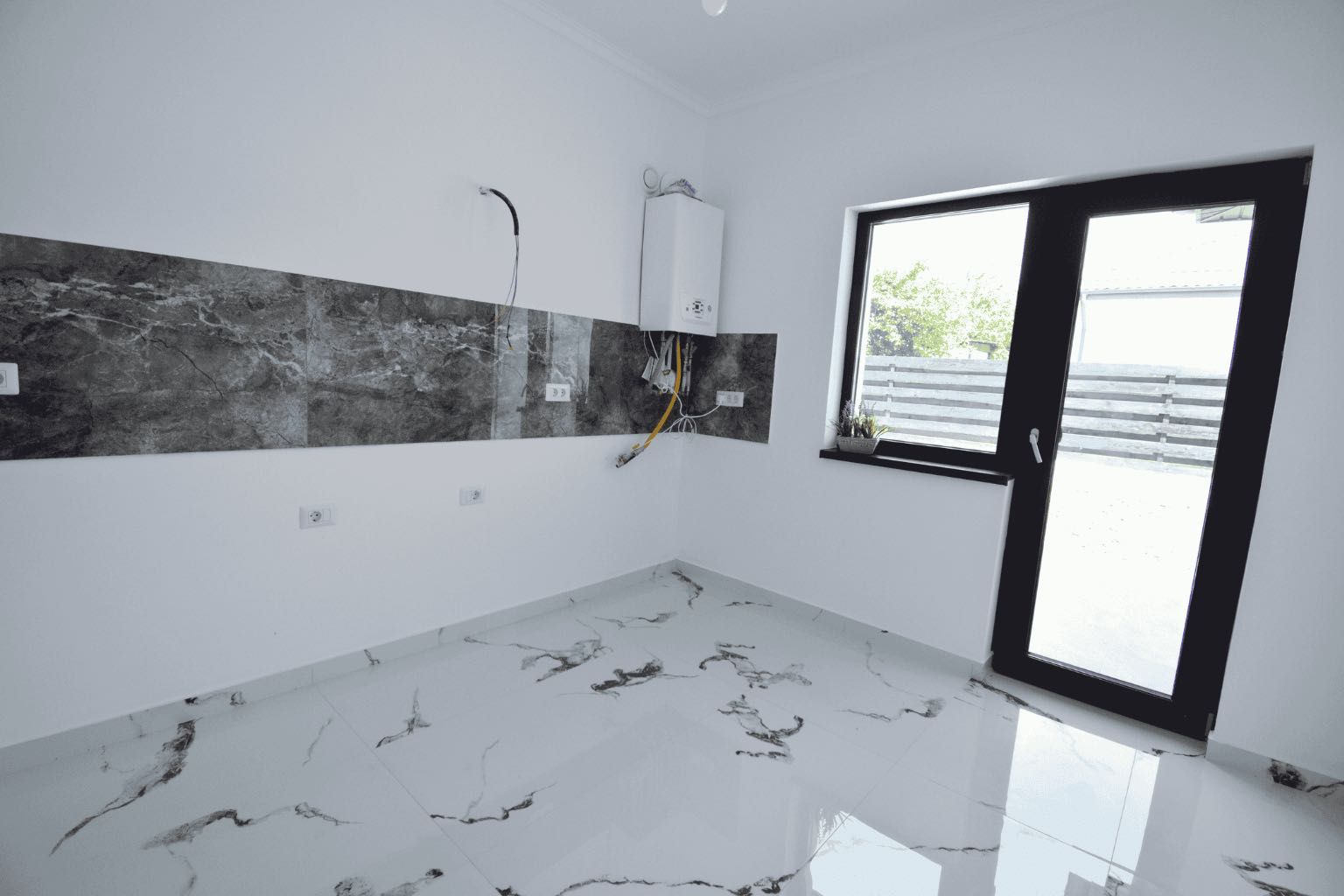 Casă la cheie, 4 camere, 85 mp utili, teren 360 mp, gata de mutare