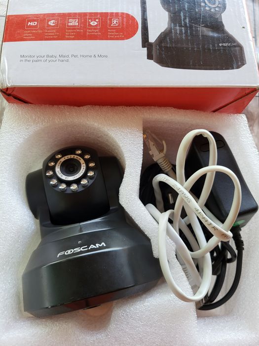 Camera de supraveghere de interior wireless IP - Foscam FI9816P