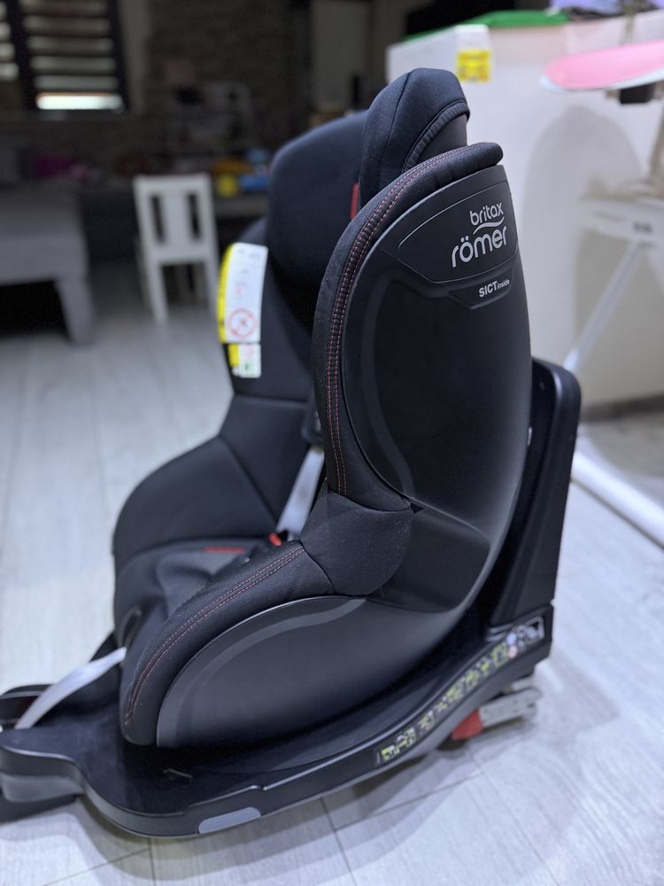 Britax Romer Dualfix i-Size M стол за кола
