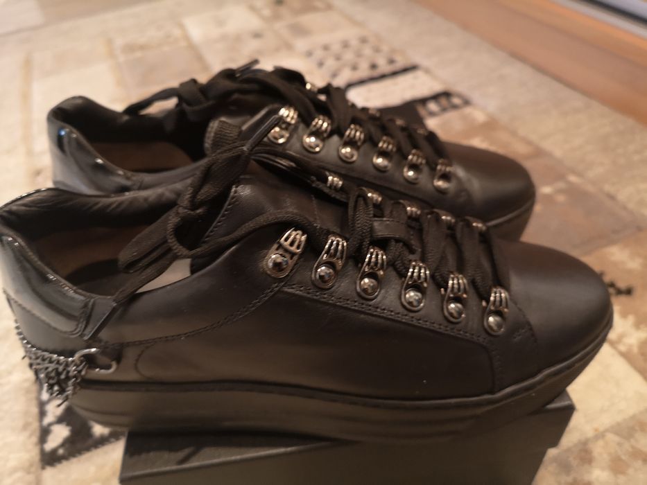 pantofi negri Musette