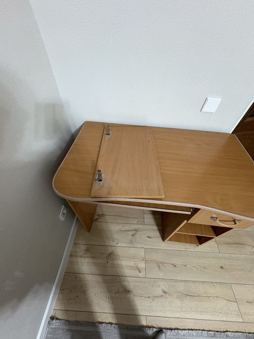 Продам компьютерный стол
