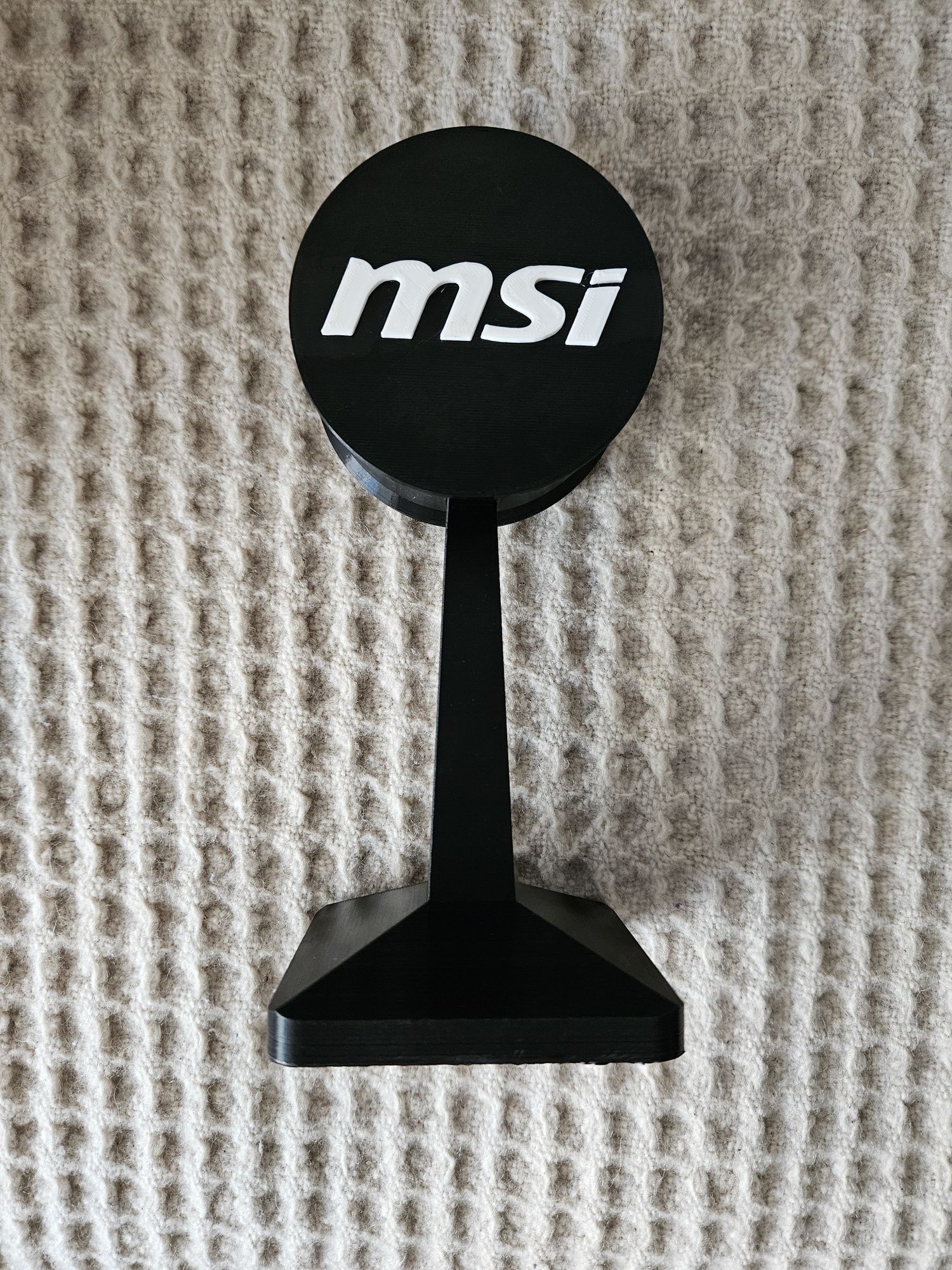 Стойка за слушалки MSI