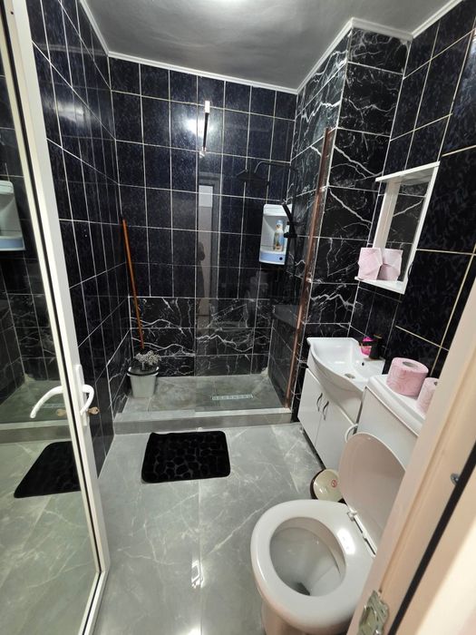Închiriez garsoniere si apartamente regim hotelier si la luna