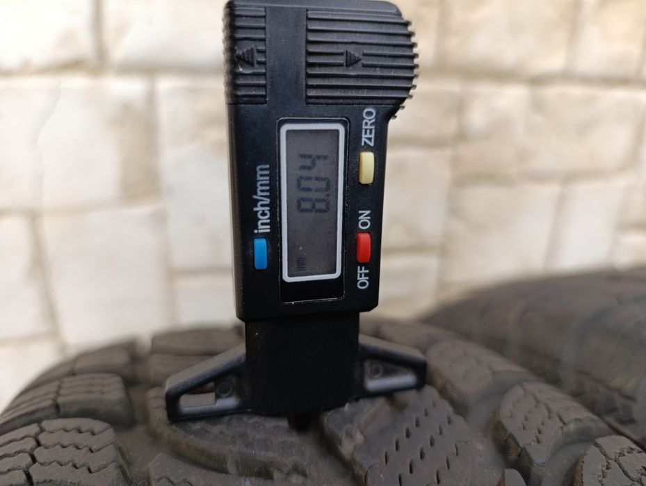 Зимни гуми Sava 195/65/15-8мм.