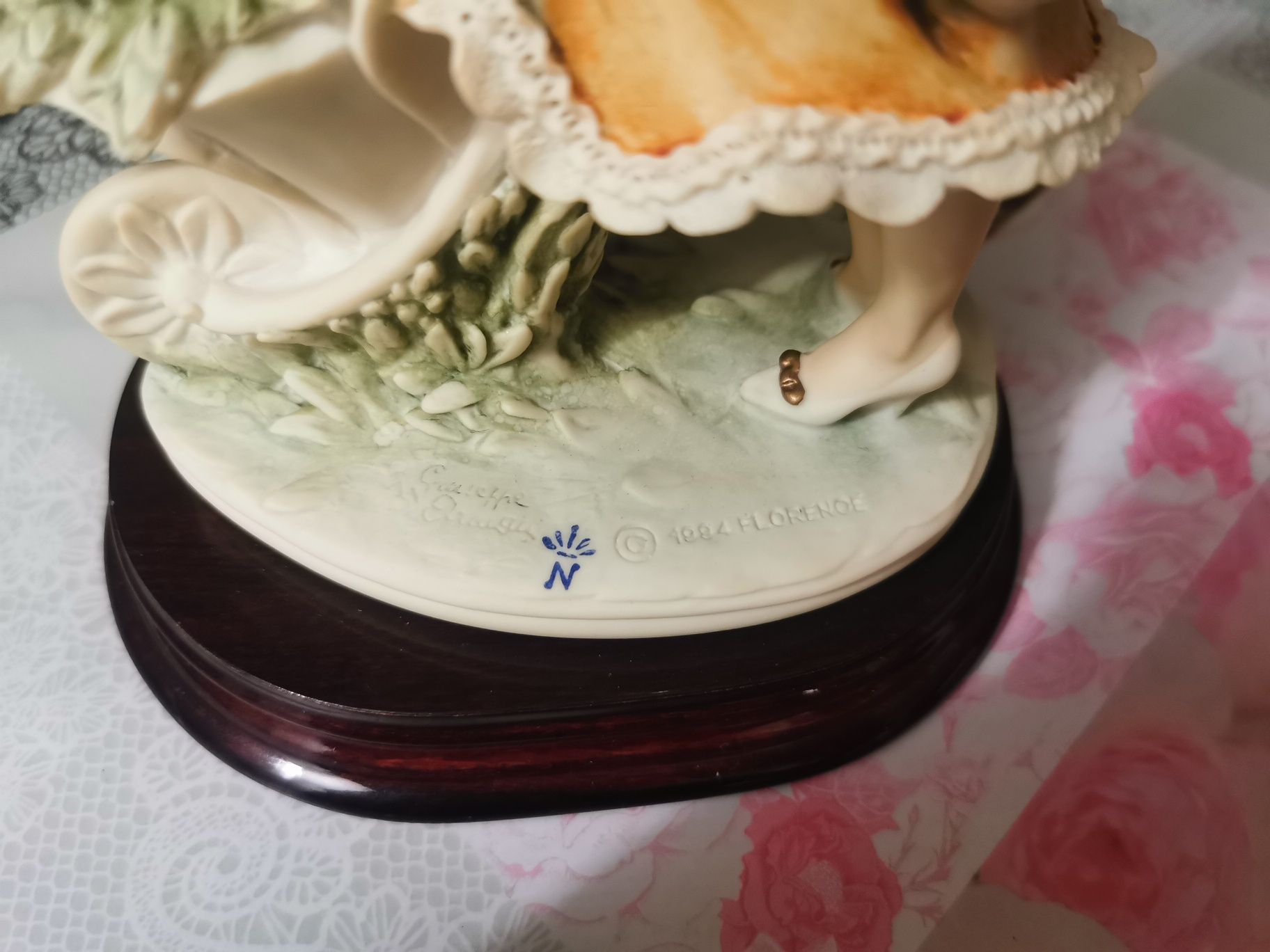 Vând bibelou figurines giuseppe armani florence