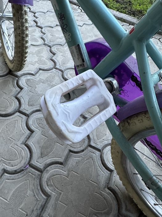 Bicicleta fete 4-6 ani pret fix