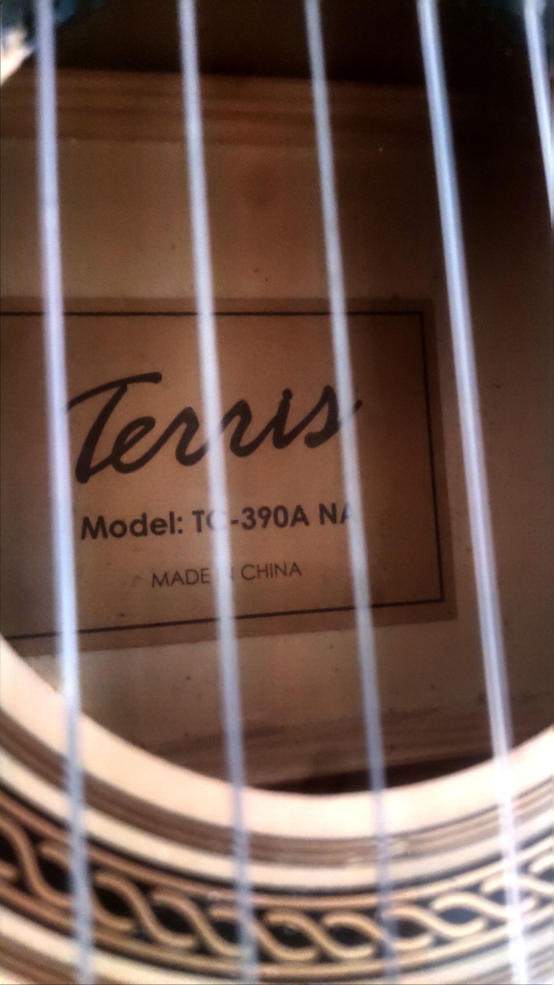 Классическая гитара от компании Terris продам