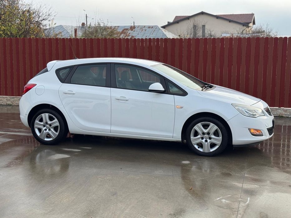 Opel Astra J • 2011 • Euro 5