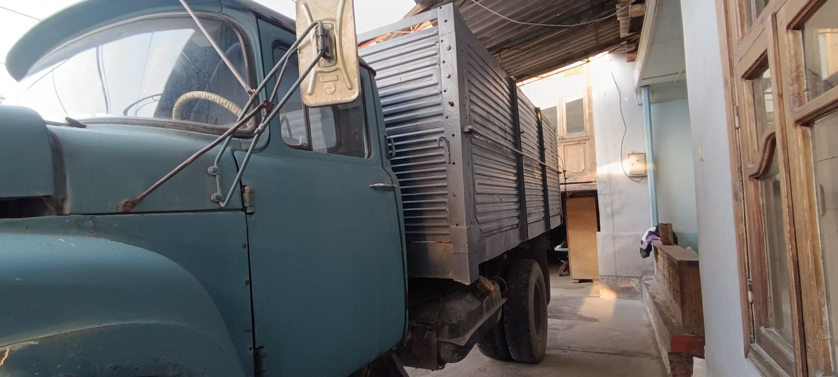 Zil bartavoy sotiladi