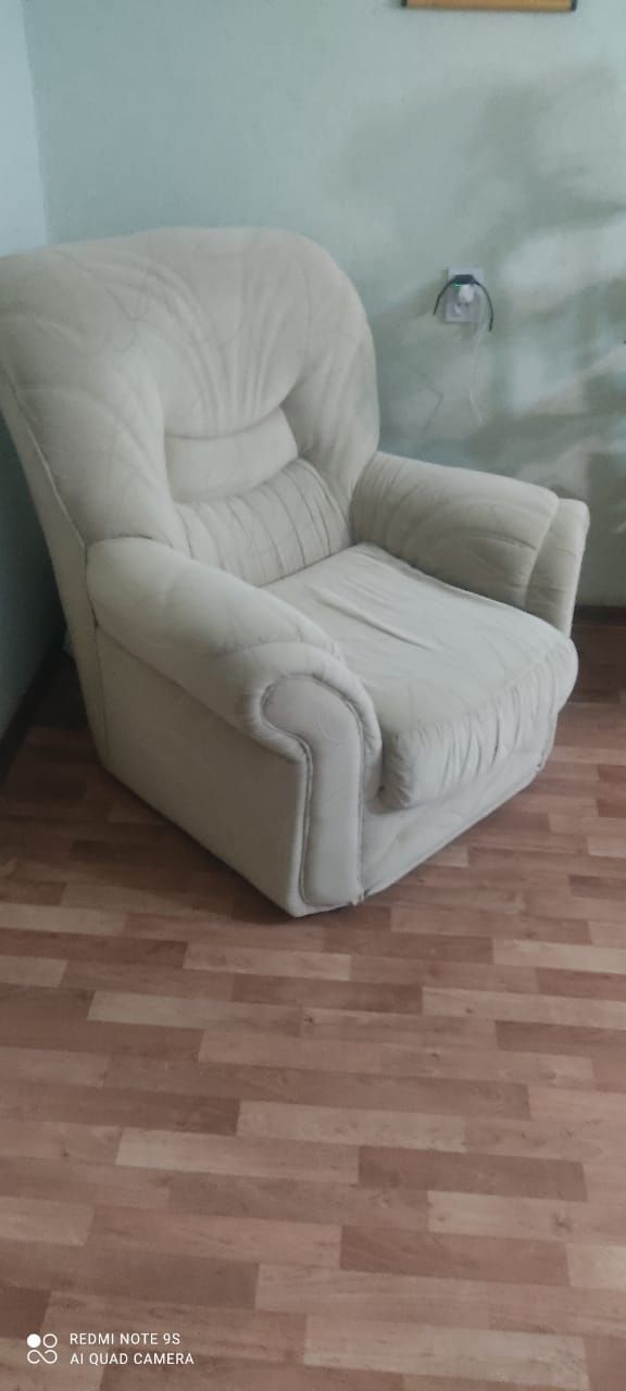 Продам диван и кресло и маленький диван