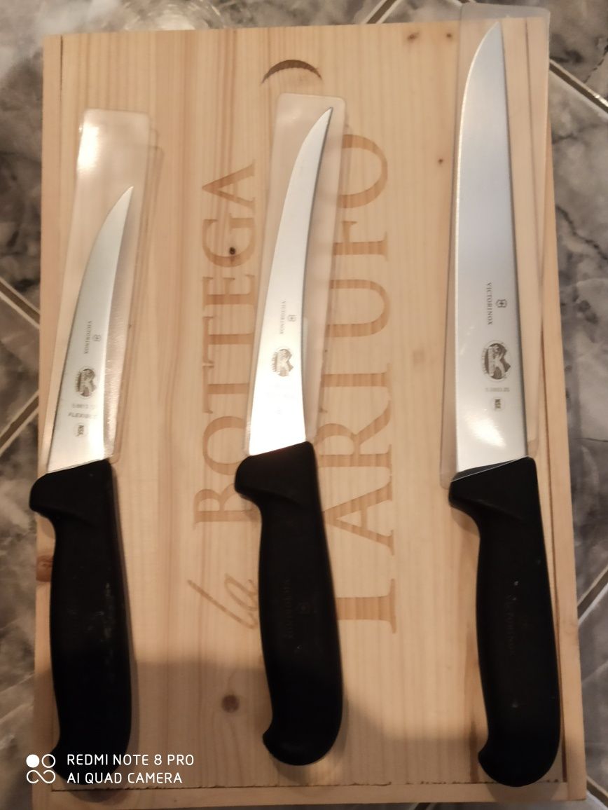 Cuțite  Victorinox, 12cm, 15 cm si 20cm, fierastrau de taiat oase