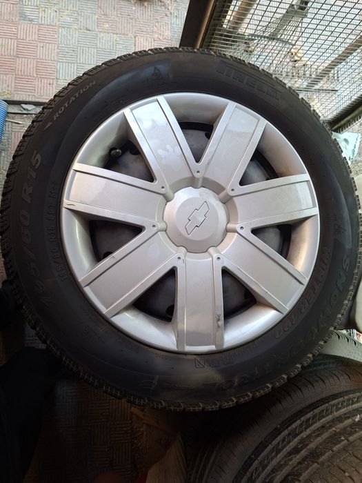 Продам диски с резиной Pirelli snowcontrol