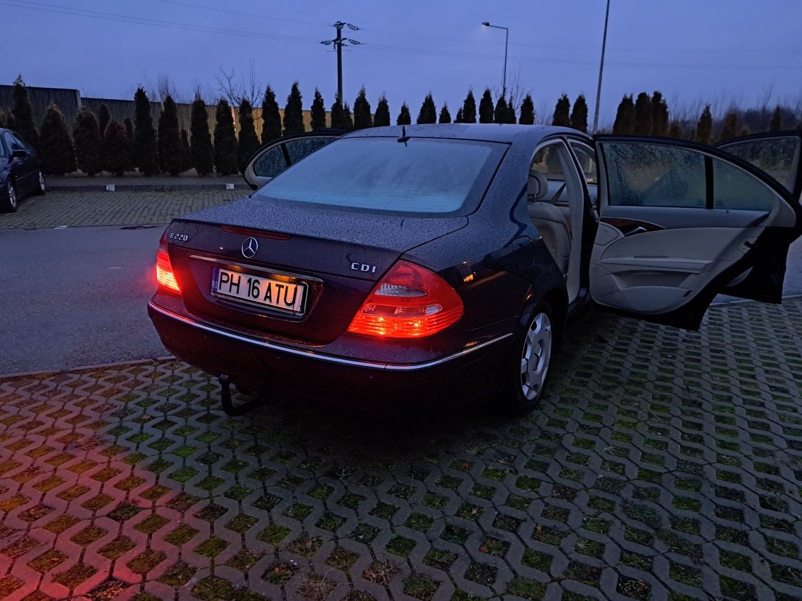 Vând Mercedes Benz E220 cdi