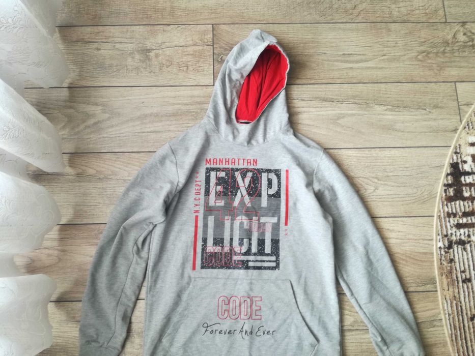 Продавам сиво спортно Худи