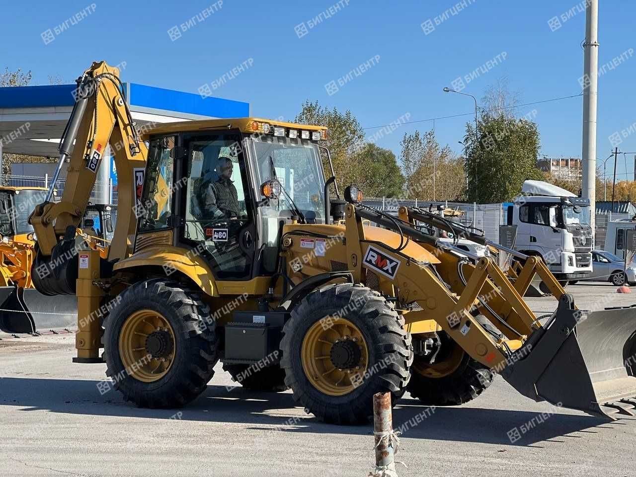 Экскаватор погрузчик RMX SE460 yangi
