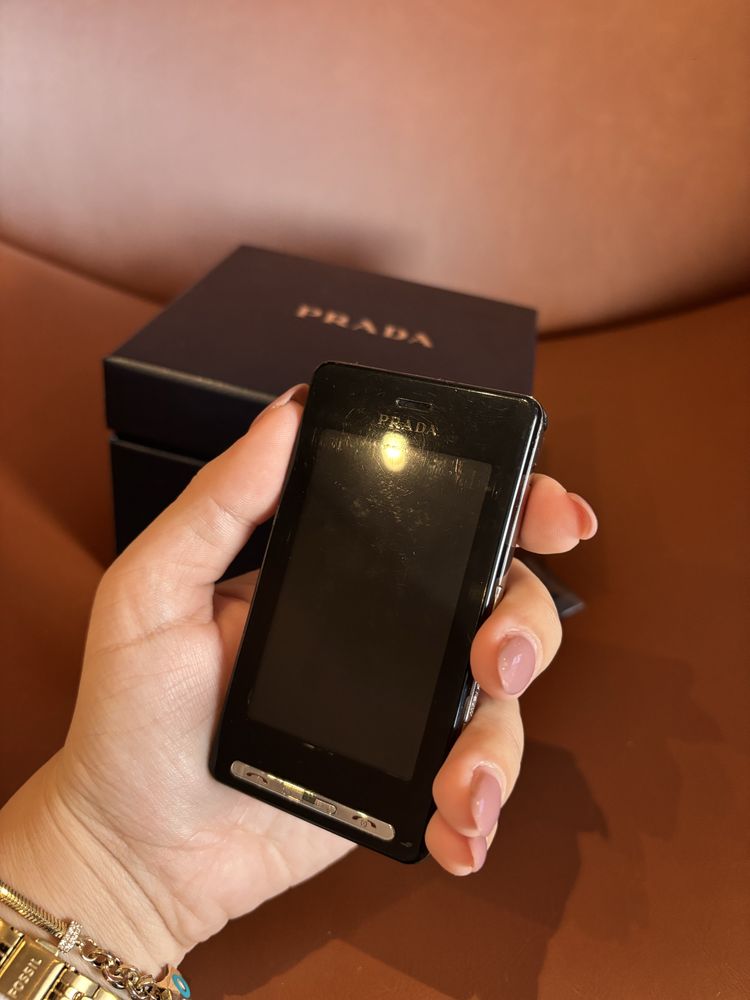 LG Prada телефон