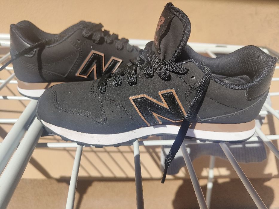 Vând pantofi sport New Balance 37.5