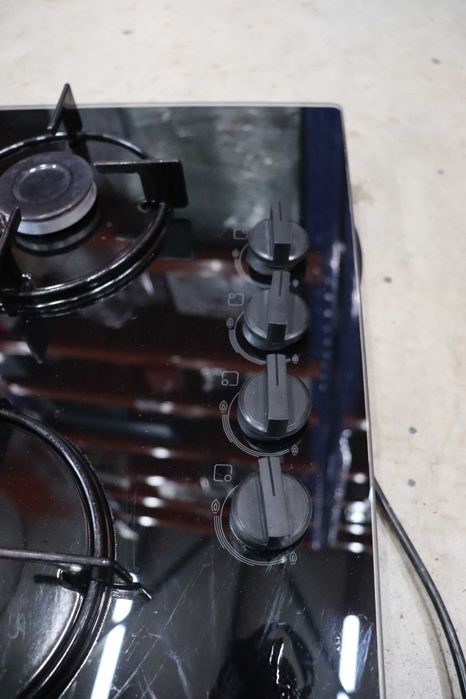 Вграден газов котлон Bosch POH6B6B10I, 4 горелки, стъкло, черен, 3300W