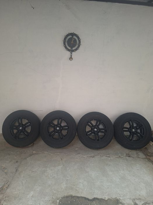 Jante aliaj cu anvelope de iarna 215 70 16 Toyota Duster Kia