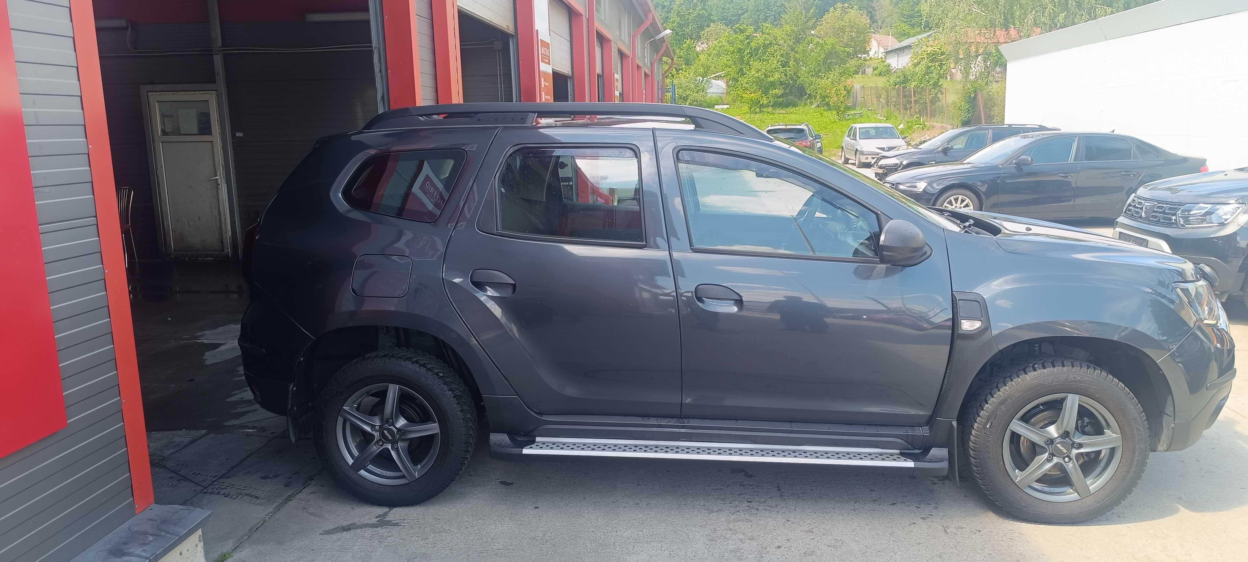 Dacia Duster 4X2 , 1.6 benzina, km putini, euro 6