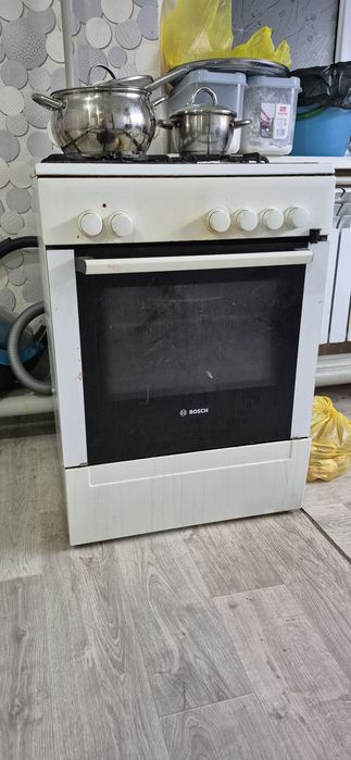 срочро продается газовая плита Bosch