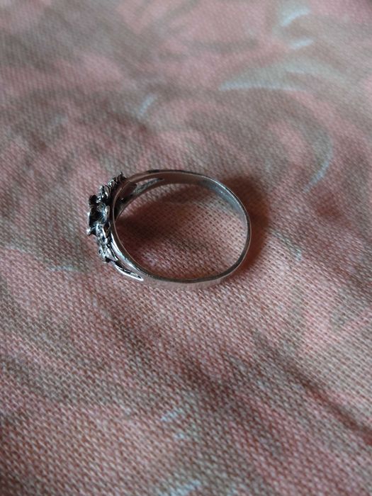 Сребърен пръстен с рози