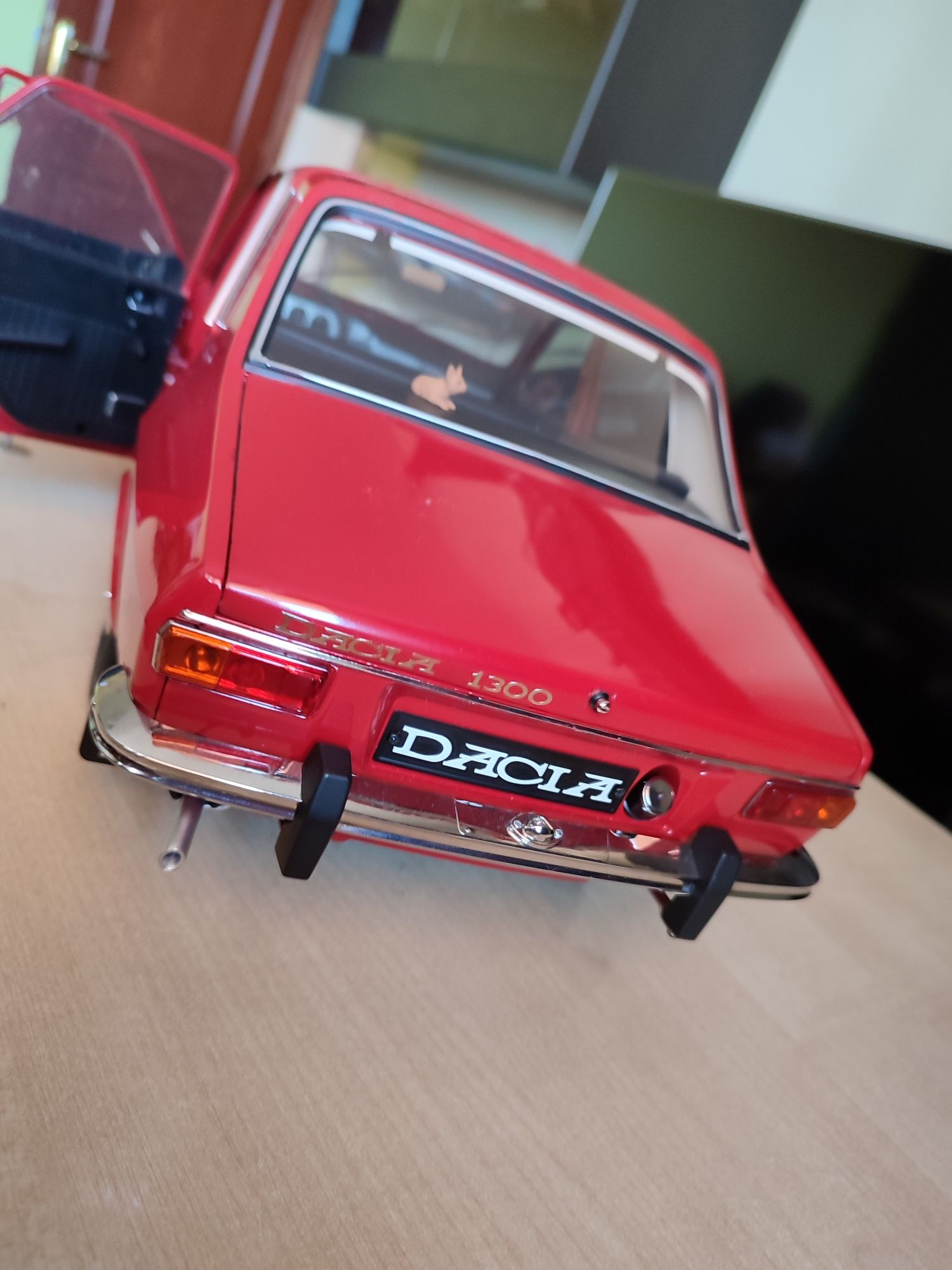 Machetă DACIA 1300 scara 1:8 DeAgostini