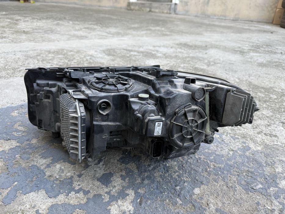 Оборудван Бмв г30 адаптив лед фар десен оборудван