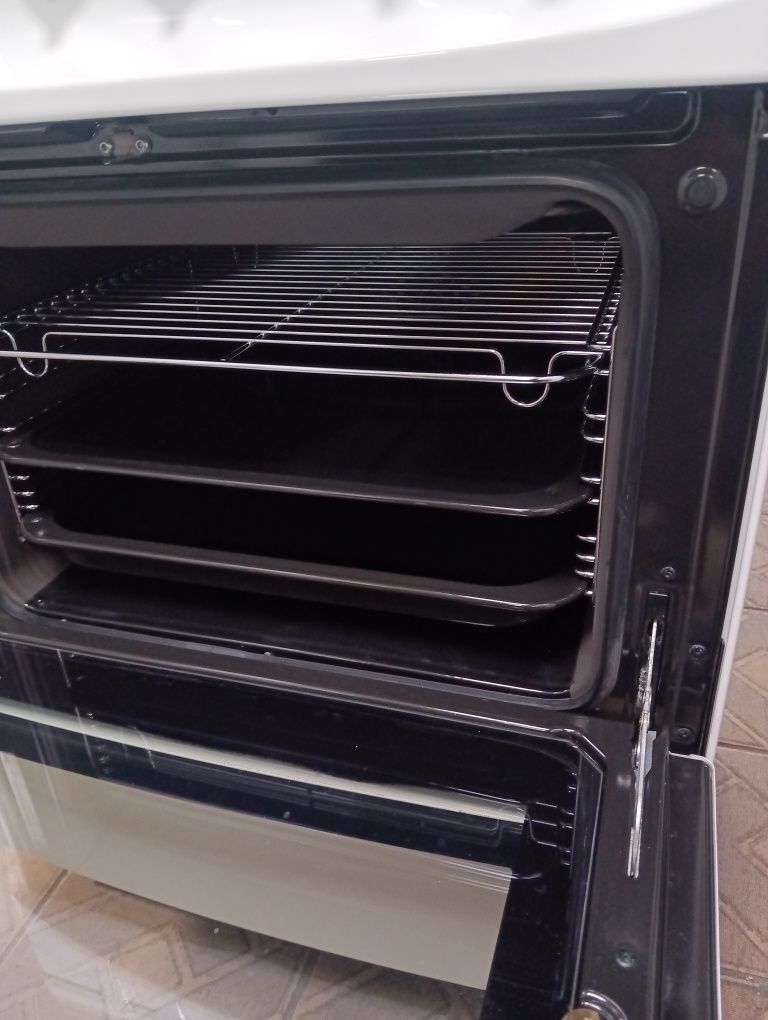 Уникална печка с керамичен плот Voss Electrolux с 2 години гаранция