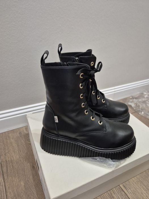 Зимние новые сапоги