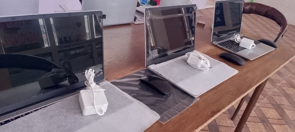 Arzon noutbuklar srochno sotiladi